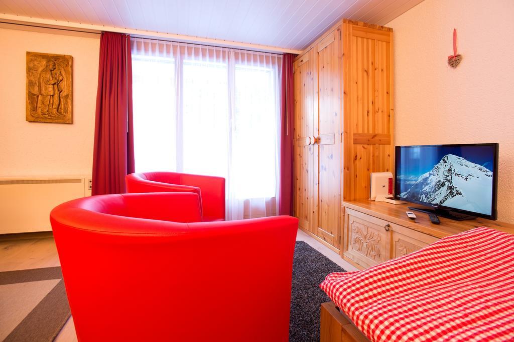 Mom - Alpine Boutique Apartments, Grindelwald Gletscher, Eiger View Terrace Studio Номер фото